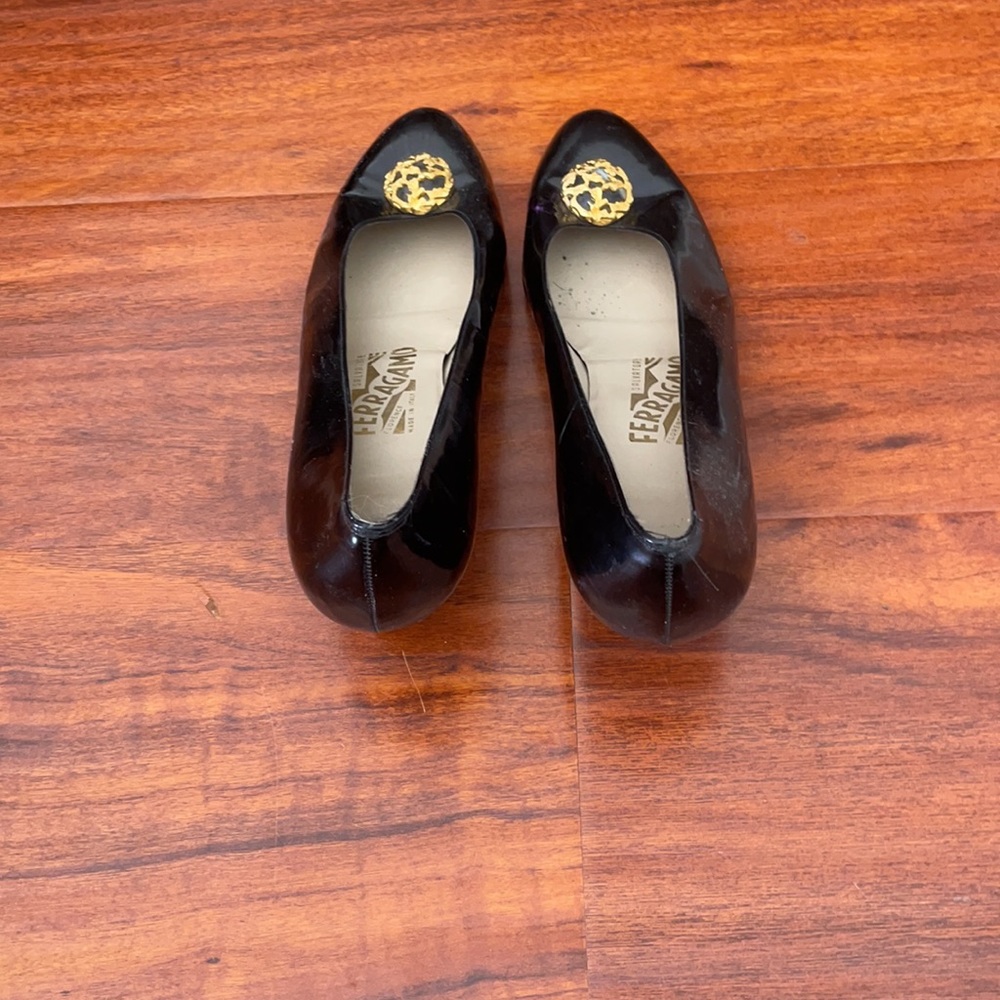 Women’s Ferragamo black heels. Size 8.5 - Picture 2 of 4
